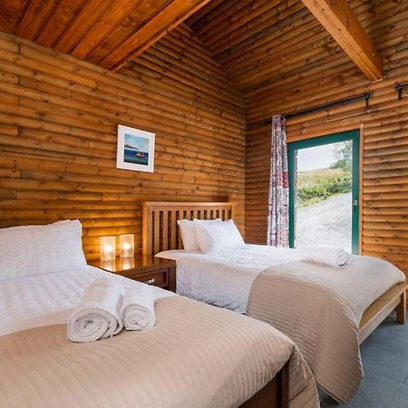 Heather Lodge With Sea And Mountain Views Leenaun Kültér fotó