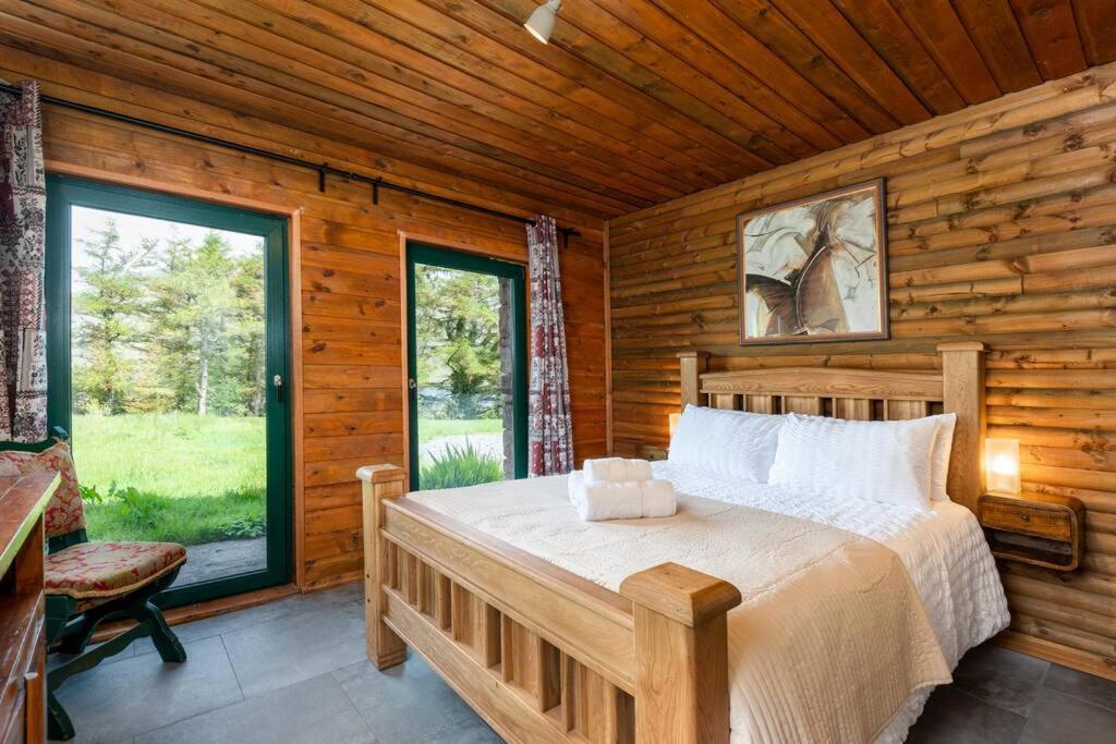 Heather Lodge With Sea And Mountain Views Leenaun Kültér fotó